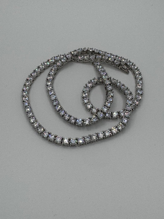 14K White Gold Plated Brass Tennis Chain – Classic Iced-Out Elegance